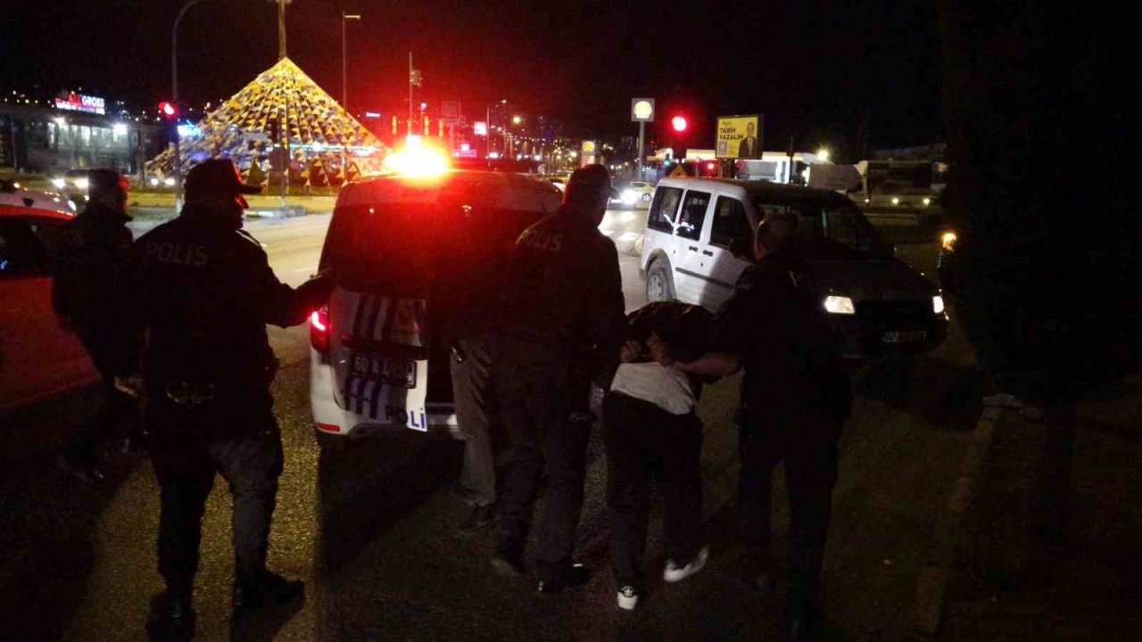 Kendisini kargocu olarak tanıtan şüpheli tarafından öldürülmüştü, defnedildi