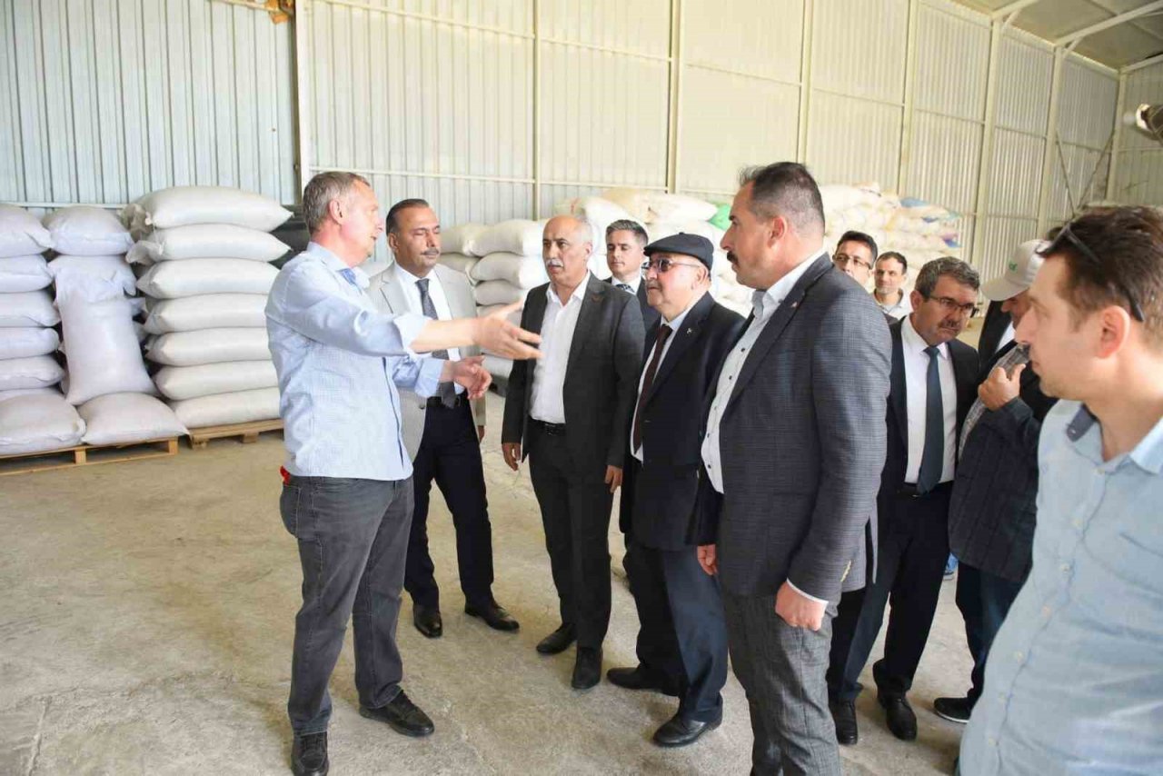 Yenişehir’de ayçiçek işleme tesisi hizmete açıldı