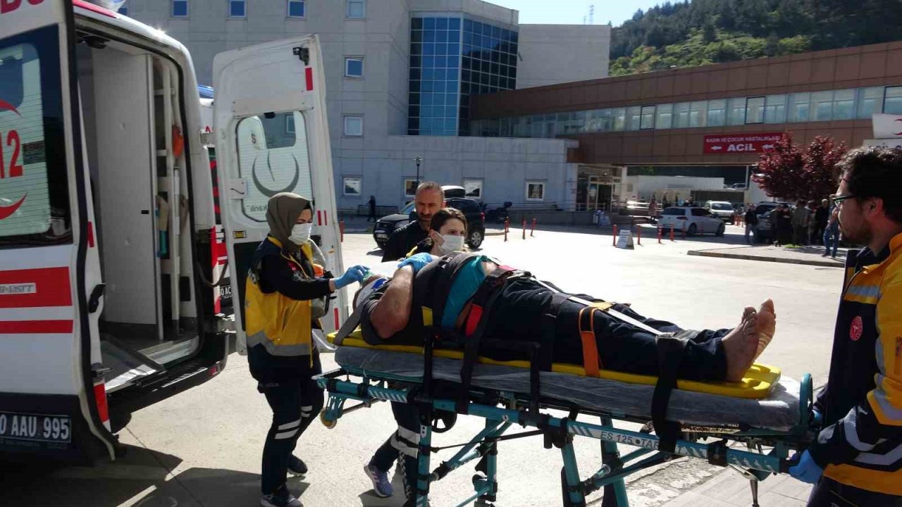 Tokat’ta tır ile otomobil çarpıştı:3 yaralı