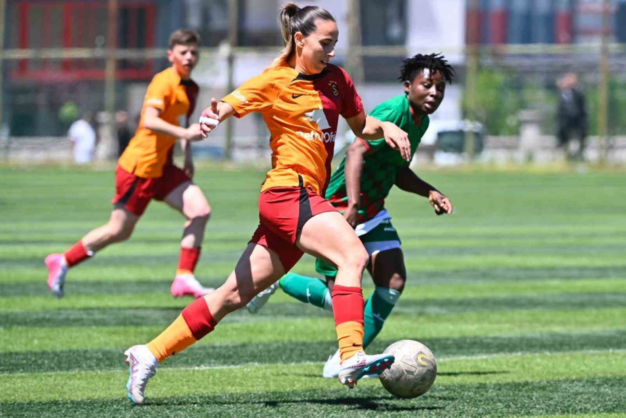 Turkcell Kadın Futbol Süper Ligi: Amed Sportif Faaliyetler: 1 - Galatasaray: 5