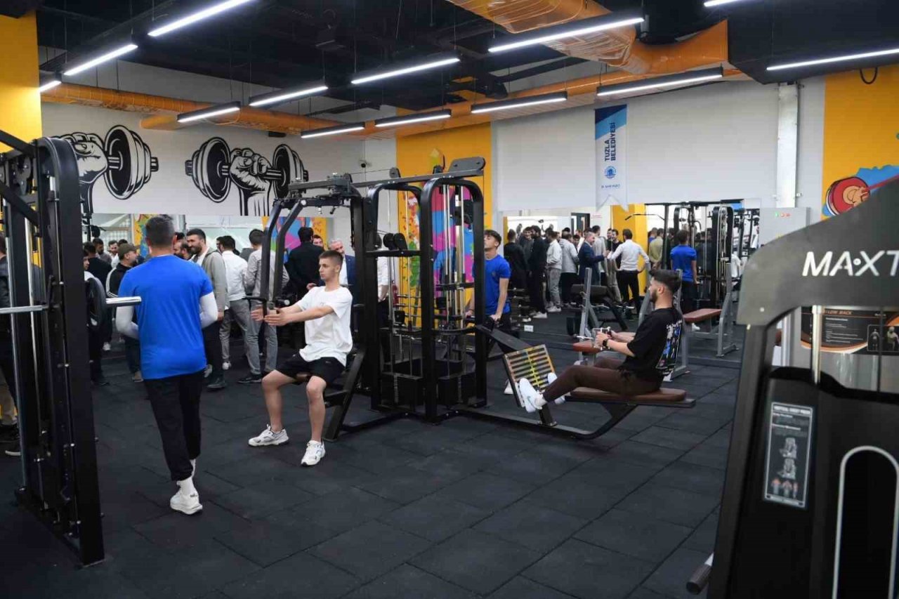 Tuzla Belediyesi, iki fitness salonunu ücretsiz halkın hizmetine açtı