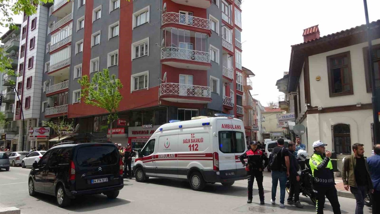 Cinnet getiren anne, 2 aylık bebeğini 6. kattan atarak öldürdü