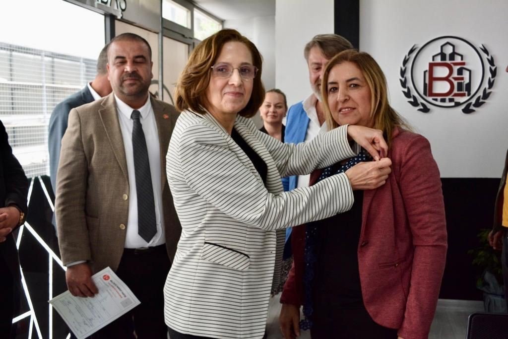 Didim’de CHP’den istifa edenler MHP’ye katıldı
