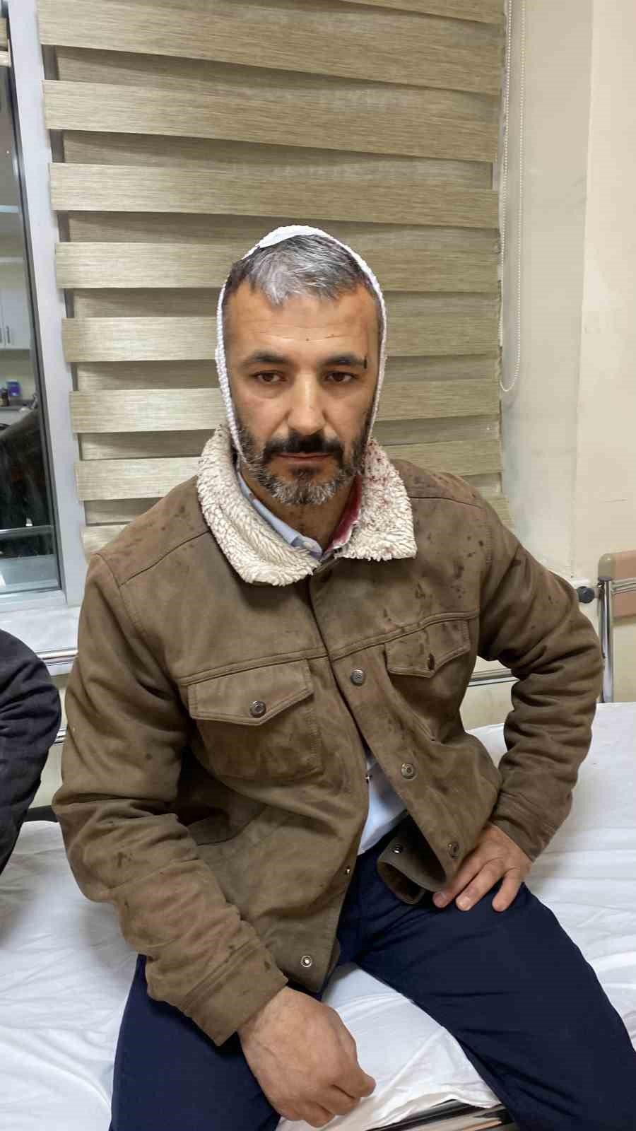 Çanakkale’de Yeşil Sol Partililer seçim çalışmalarında kahvehanedeki 4 kişiyi hastanelik etti