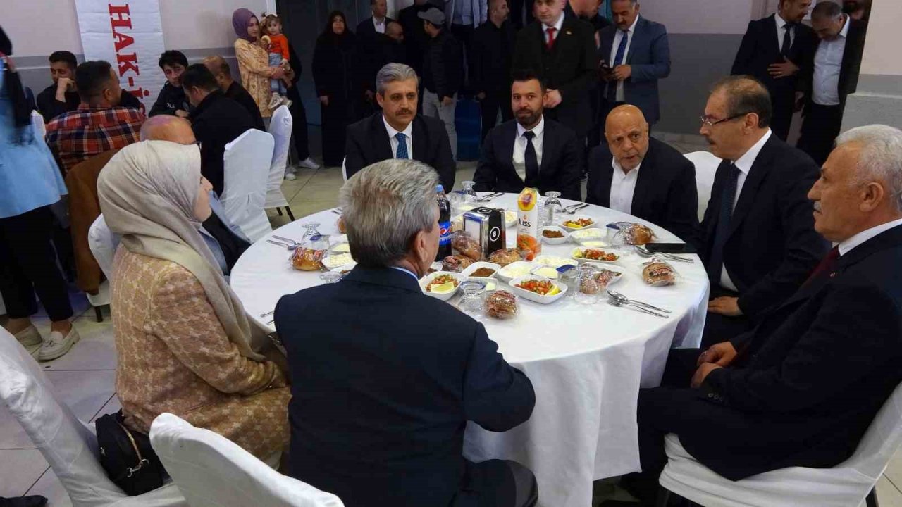 Hak-İş Genel Başkanı Arslan: “700 bin kamu işçisi ile seçim öncesi toplu sözleşme imzalanacak”