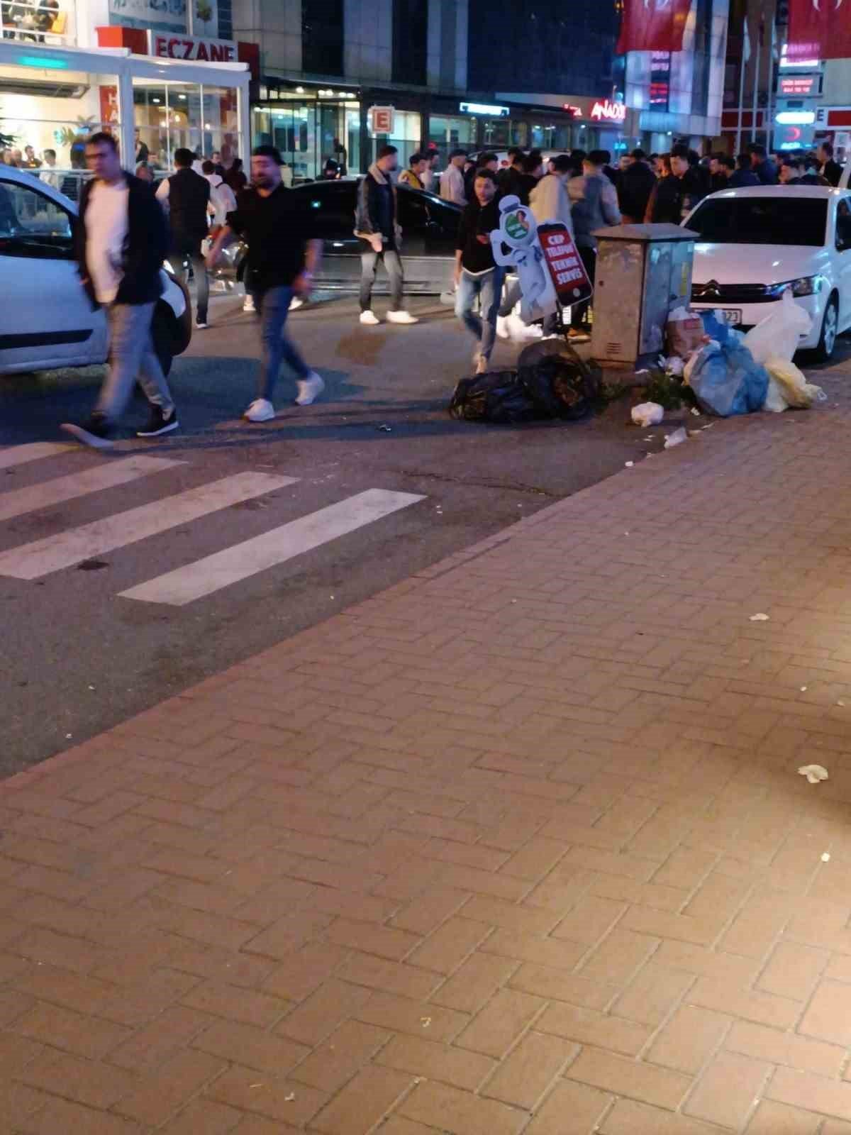 Motosiklet ile otomobille çarpıştı: 1 ağır yaralı