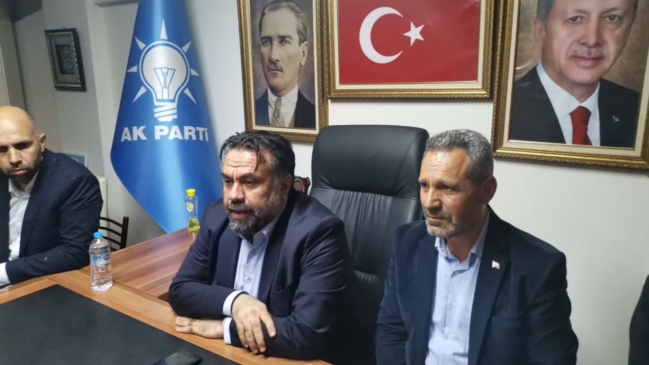 Balıkesir’de AK Parti seçim aracına saldırı