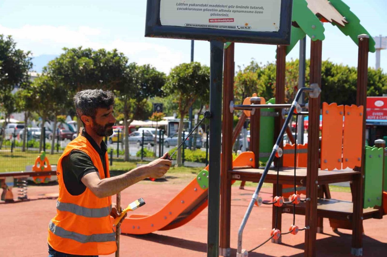 Konyaaltı Sahili’ndeki hazırlıklar sona yaklaştı