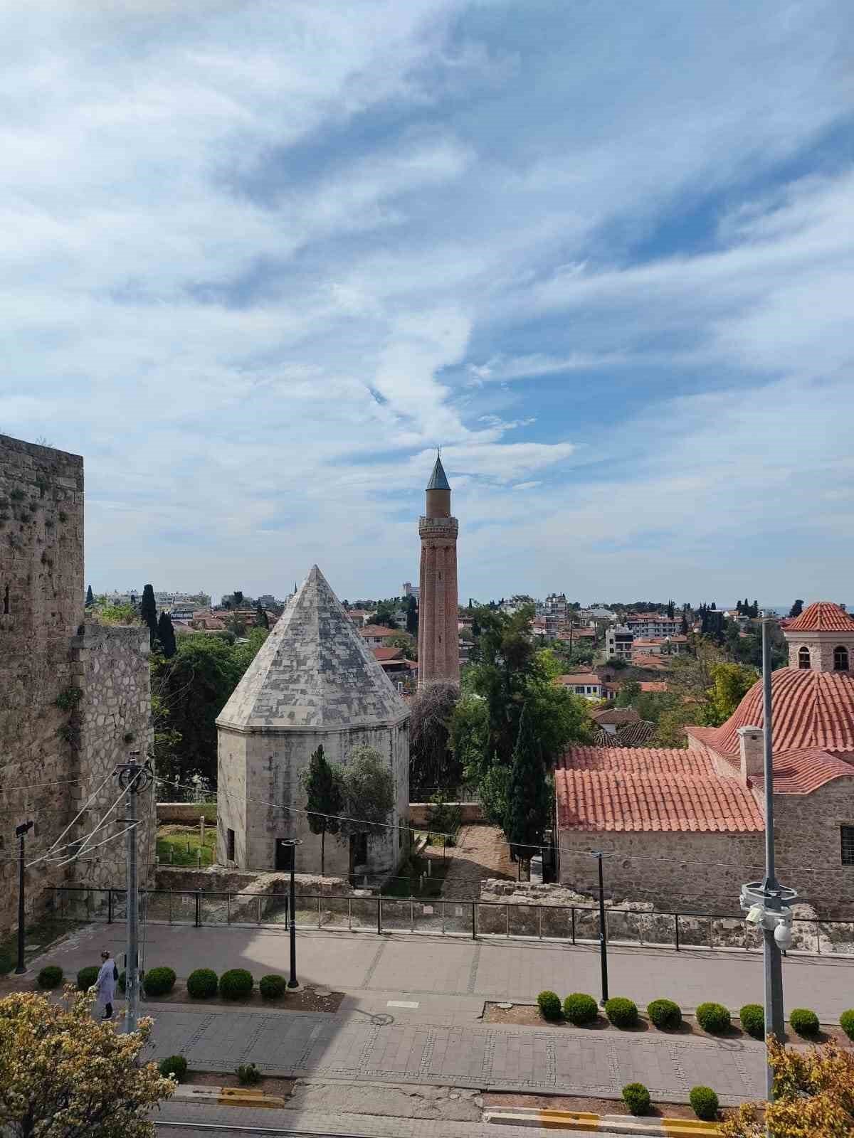 AÜ Deprem Çalıştayı Raporu: "Antalya’nın tarihi simgesi Yivli Minare depremde yıkılma tehlikesi ile karşı karşıya"