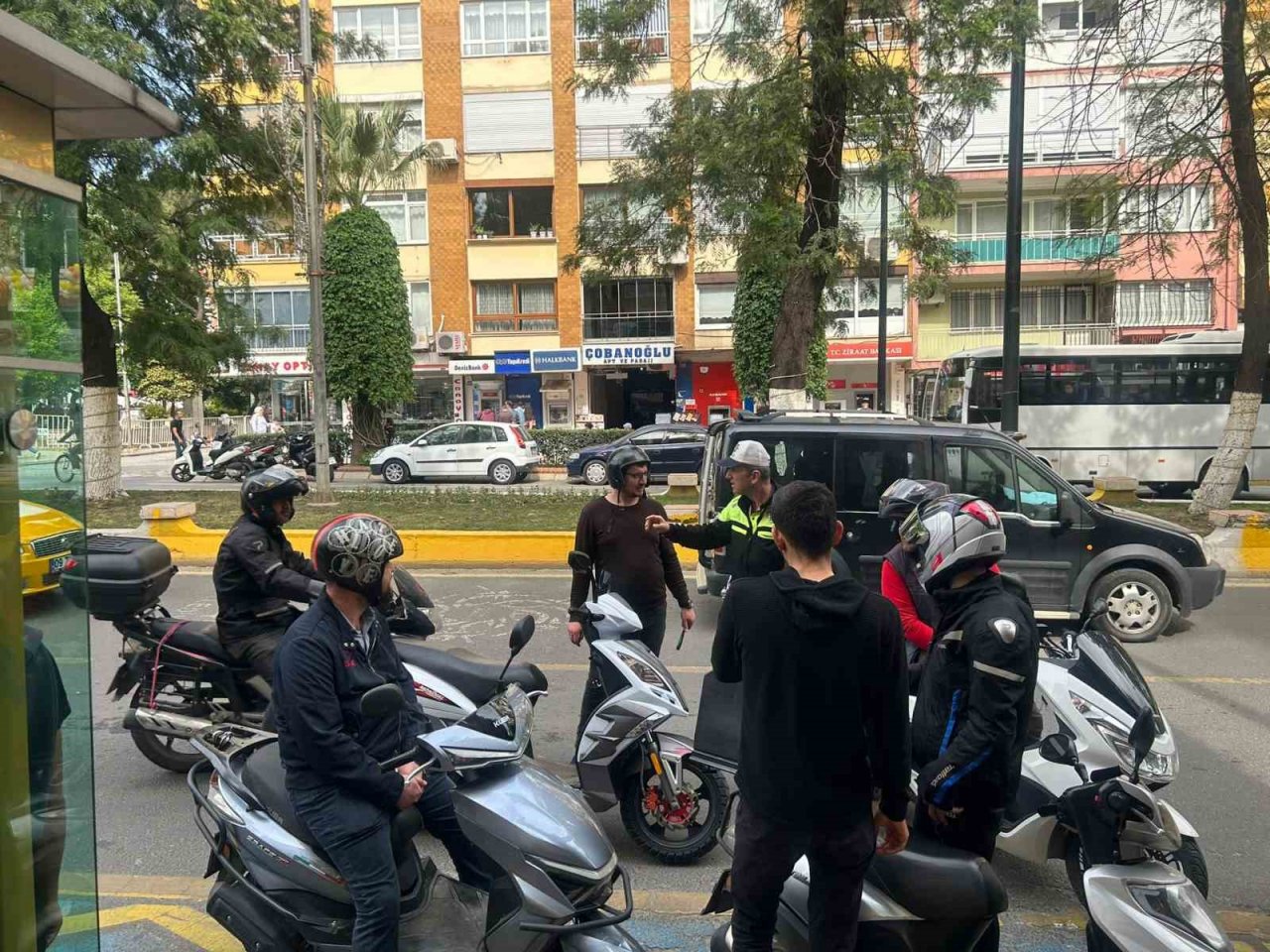 Motosiklet sürücülerine kuralların önemi anlatıldı