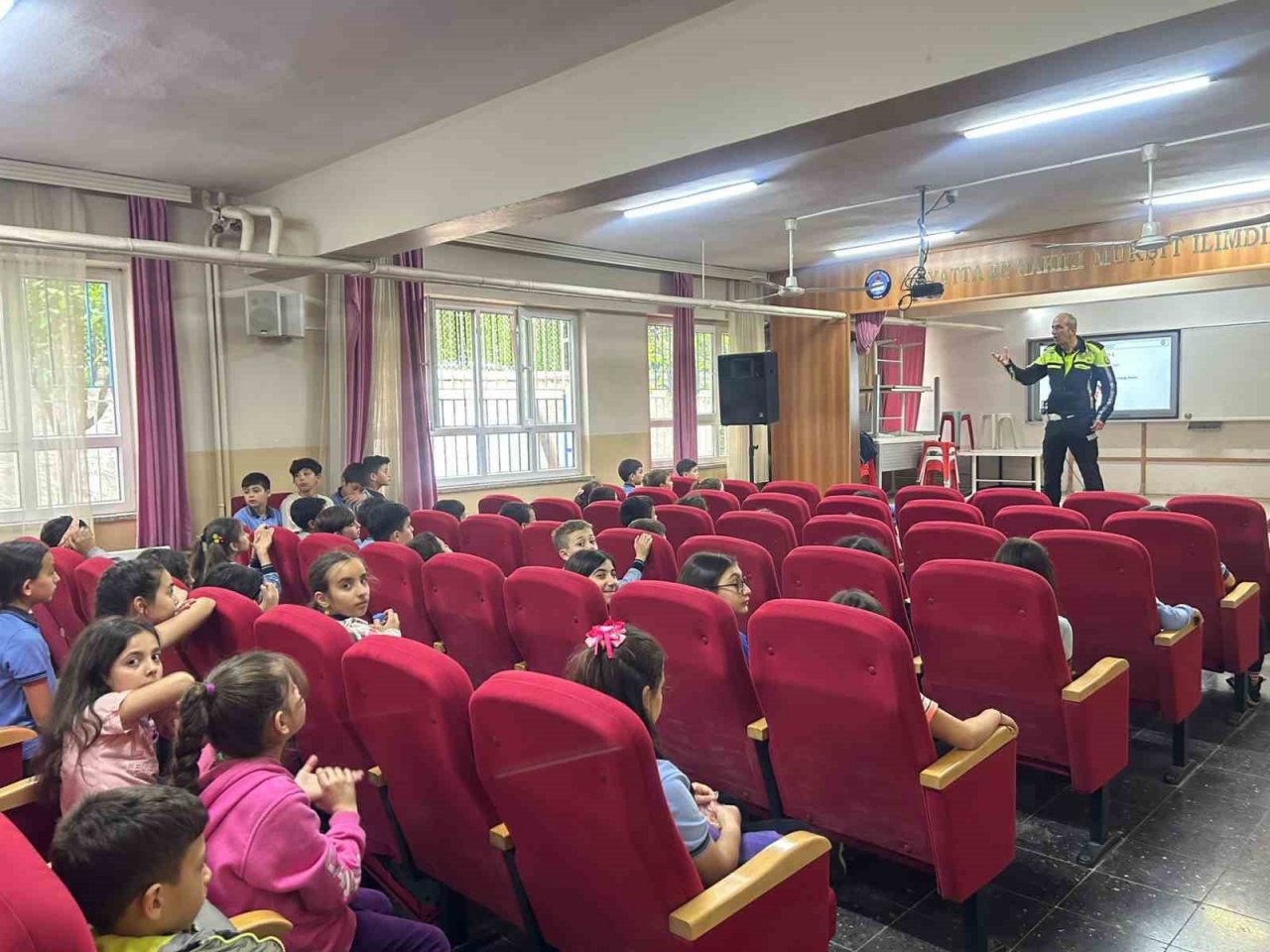 Aydın’da 250 öğrenci “trafik dedektifi” oldu