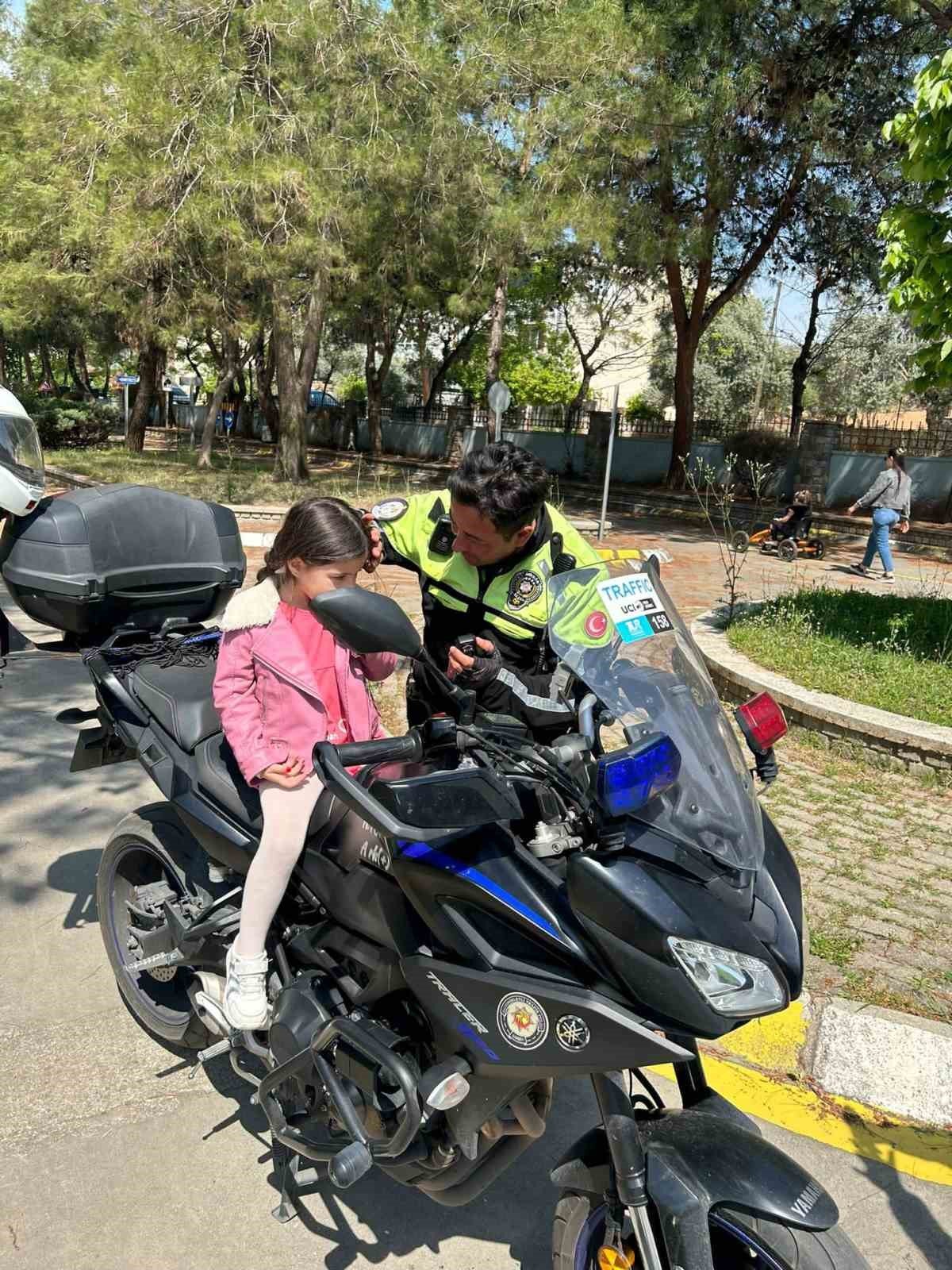 Aydın’da 250 öğrenci “trafik dedektifi” oldu