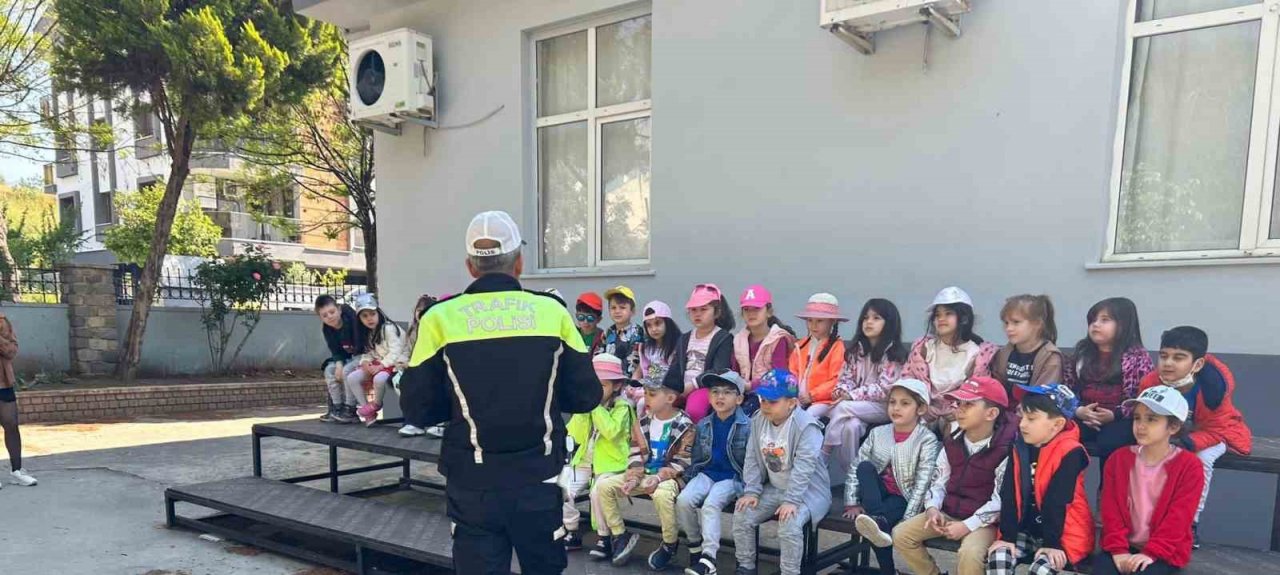 Aydın’da 250 öğrenci “trafik dedektifi” oldu