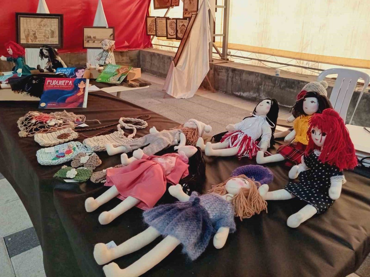 Bahçelievler’de depremzede girişimci kadınalar için ‘Yardım Eli’ çadırı kuruldu