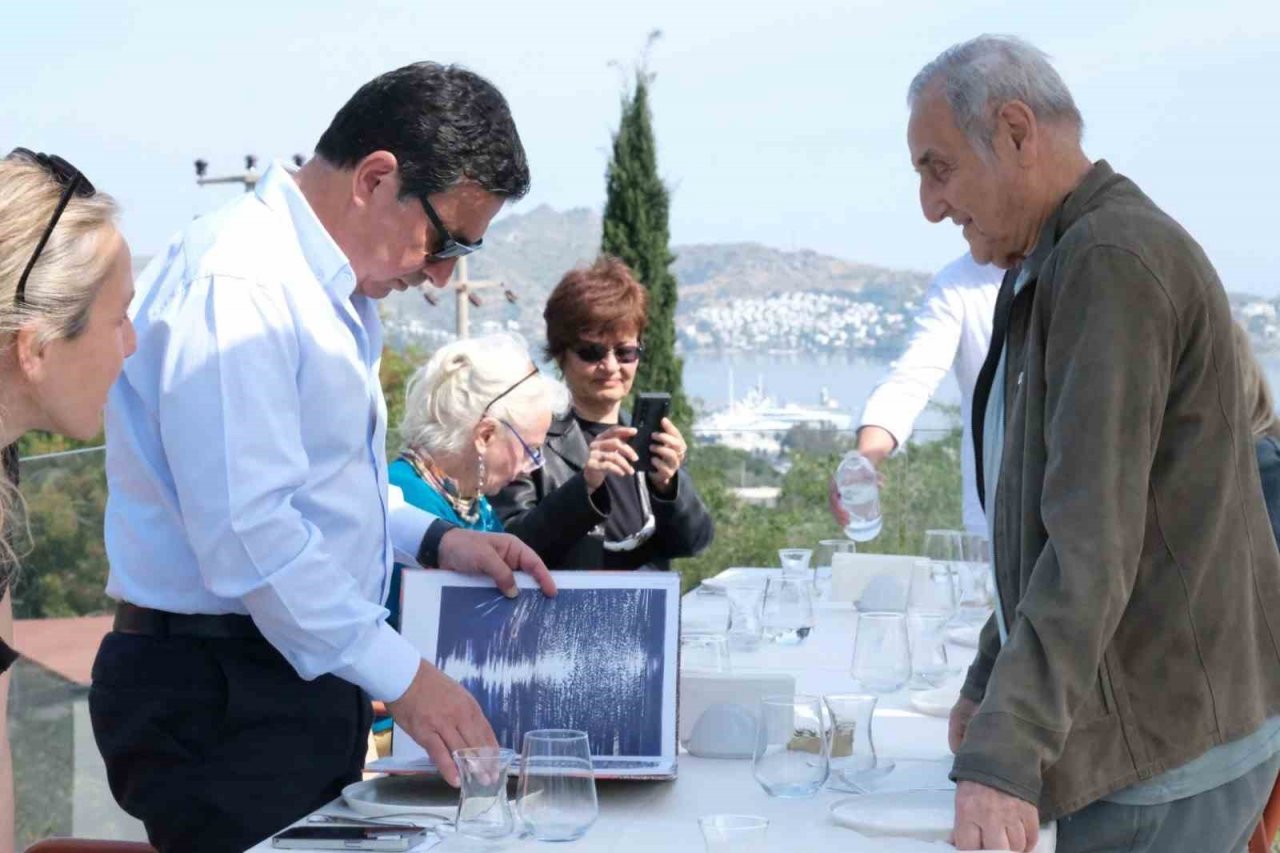 Başkan Aras, sanatçılarla buluştu