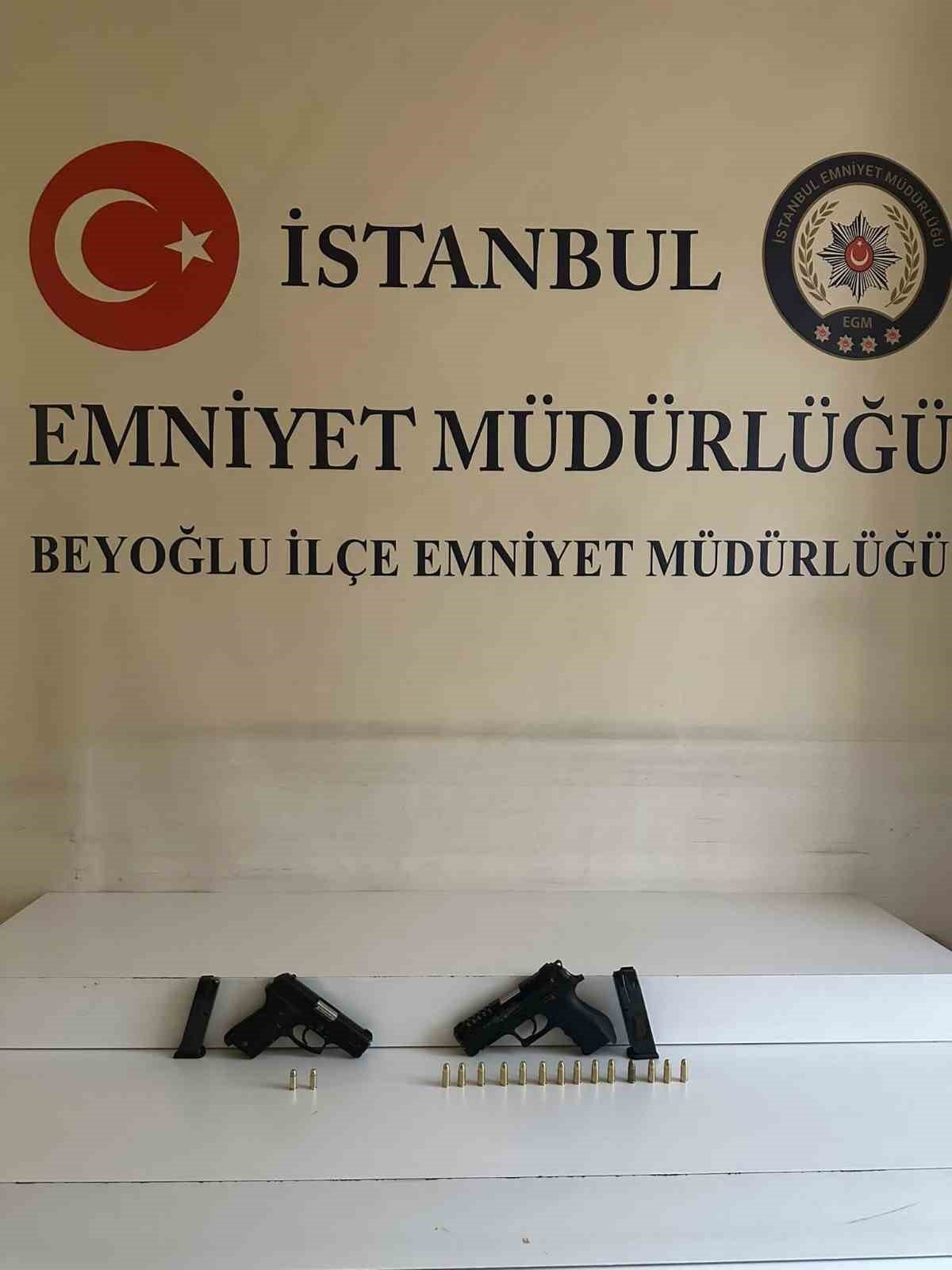 Beyoğlu’nda büfeye kurşun yağdıran saldırgan yakalandı