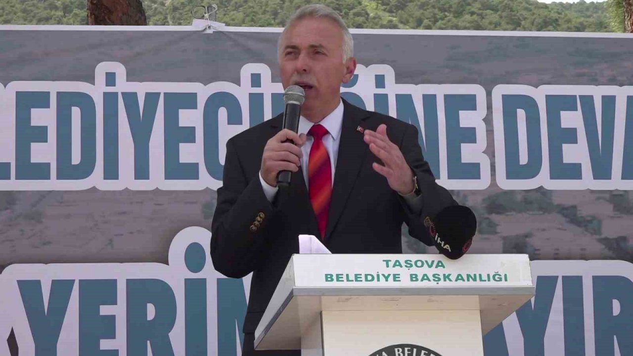 Taşova’nın yeni kapalı pazaryeri açıldı