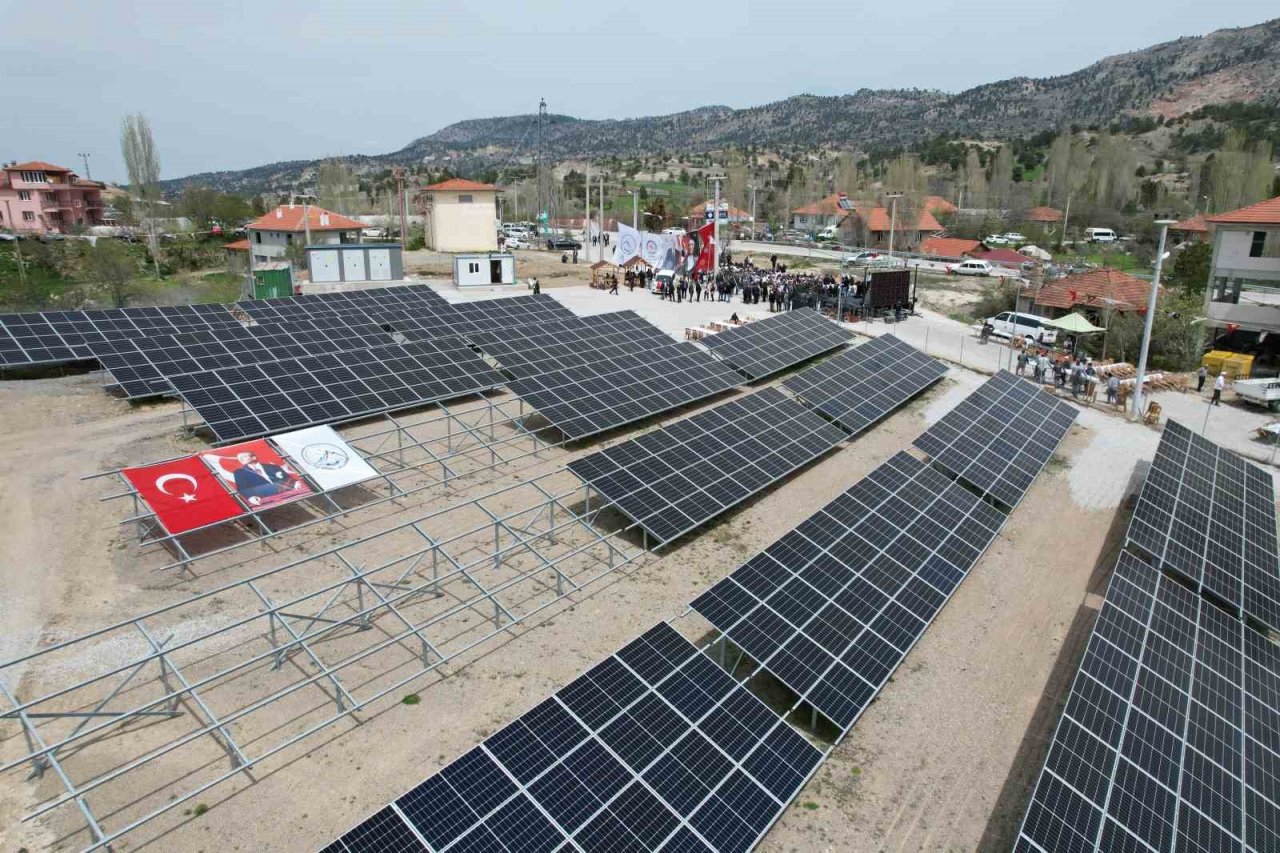 Çameli Belediyesi’nin ilk güneş enerji santrali hizmete açıldı