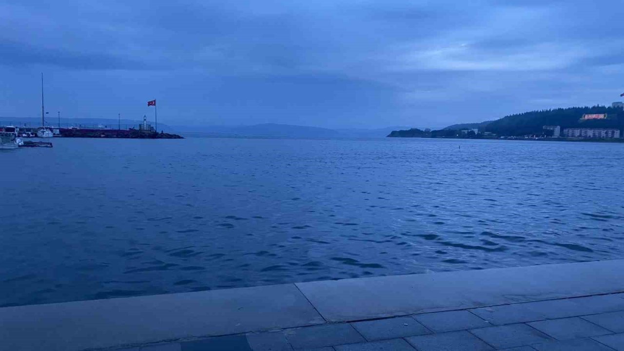 Eceabat açıklarında 4,2 büyüklüğünde deprem meydana geldi