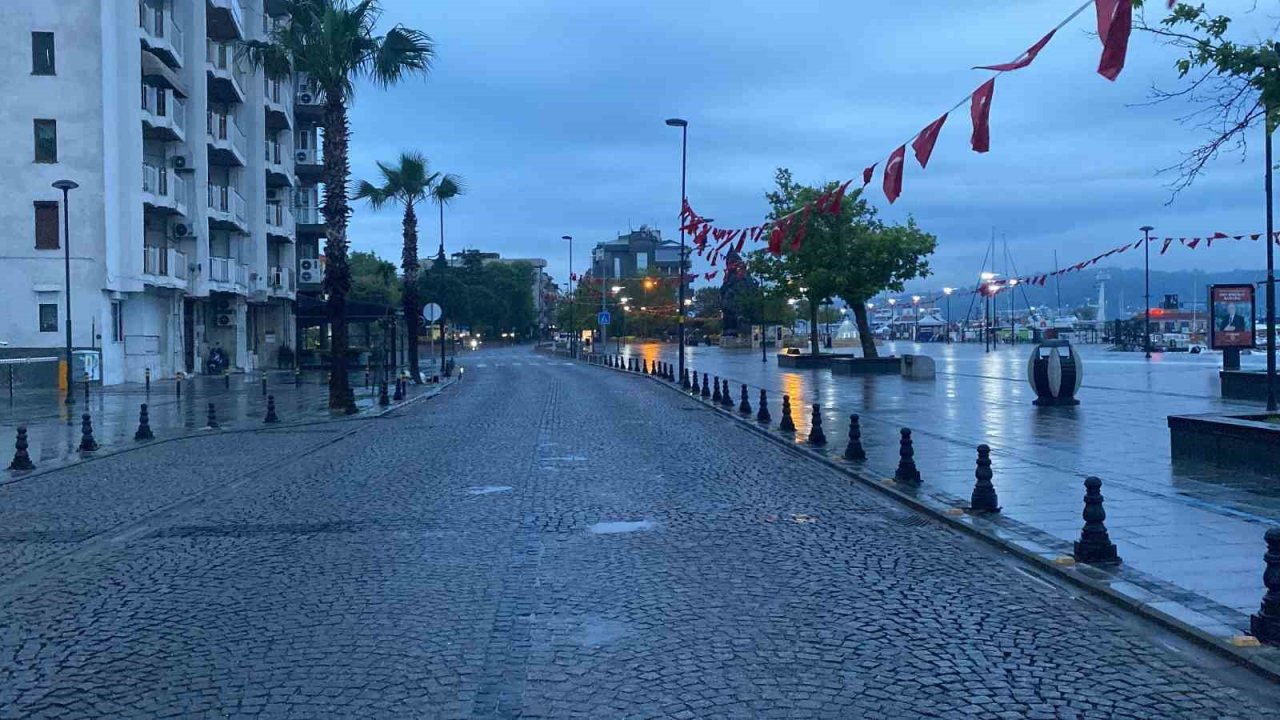 Eceabat açıklarında 4,2 büyüklüğünde deprem meydana geldi