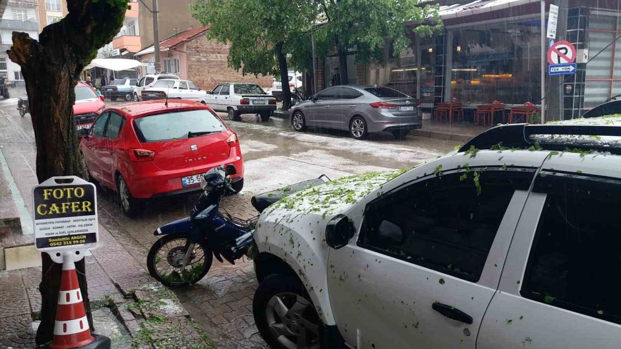 Yenice’de kuvvetli sağanak ve dolu yağışı etkili oldu