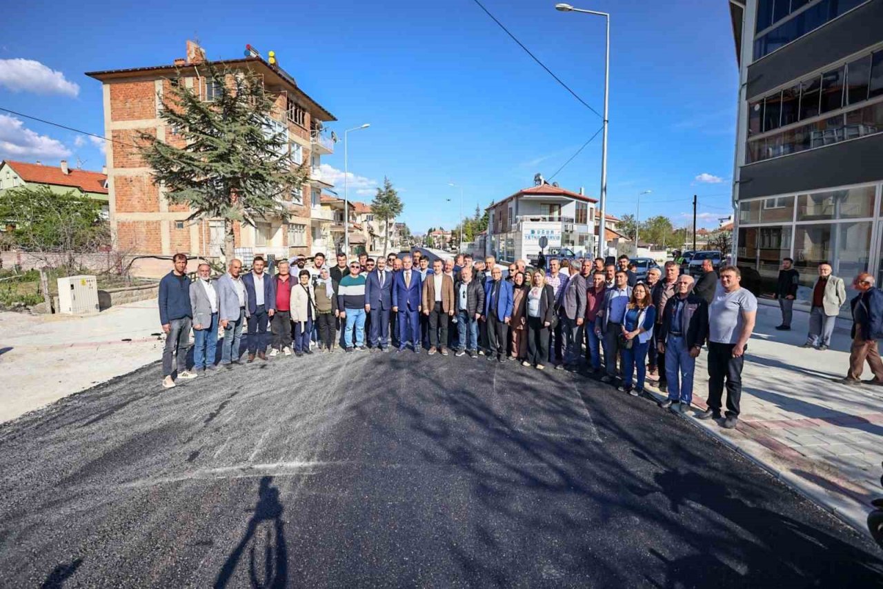 Çivril’de geciken üstyapı yatırımlarına büyükşehir el attı