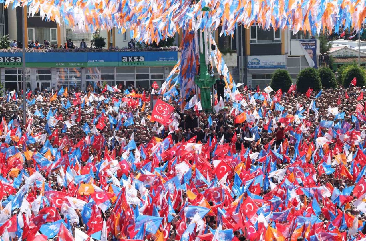 Cumhurbaşkanı Erdoğan: “Gelin ülkemizin, milletimizin, evlatlarımızın, aydınlık geleceği için 14 Mayıs’ta Türkiye Yüzyılı etrafında kenetlenelim”