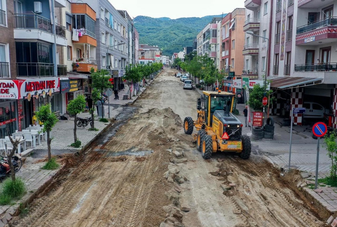 Davutlar’da hizmet seferberliği hız kesmeden devam ediyor
