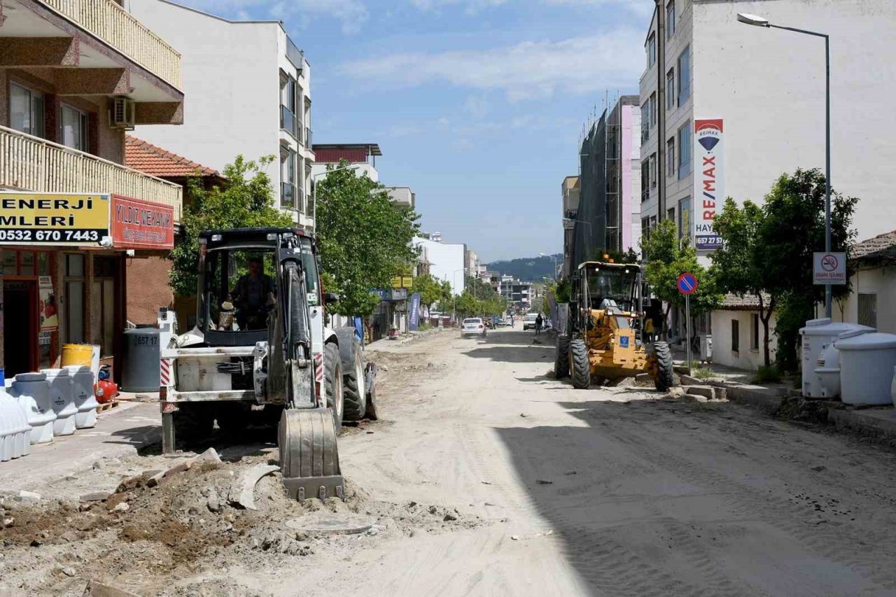 Davutlar’da hizmet seferberliği hız kesmeden devam ediyor