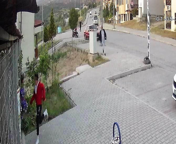 İstismar mağduru çocuğu döner bıçağıyla kovalayan saldırgan görüntülere karşılık 10 bin lira istemiş