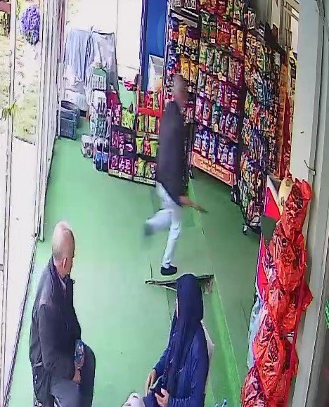 İstismar mağduru çocuğu döner bıçağıyla kovalayan saldırgan görüntülere karşılık 10 bin lira istemiş