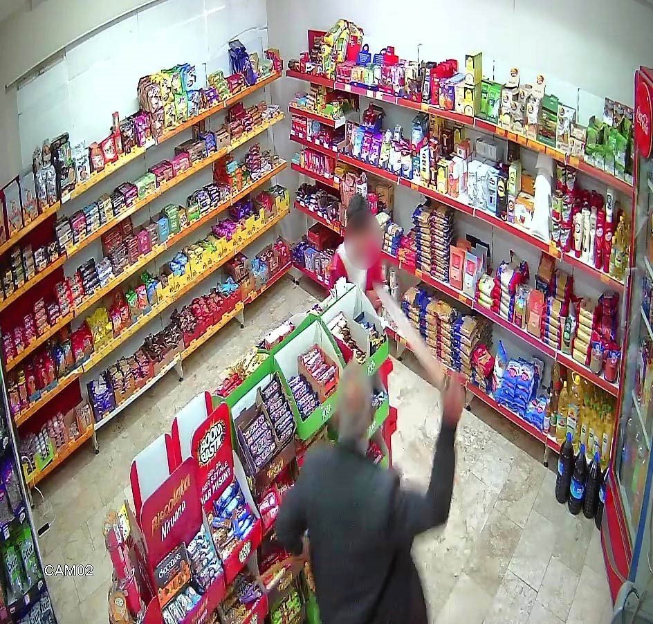 İstismar mağduru çocuğu döner bıçağıyla kovalayan saldırgan görüntülere karşılık 10 bin lira istemiş