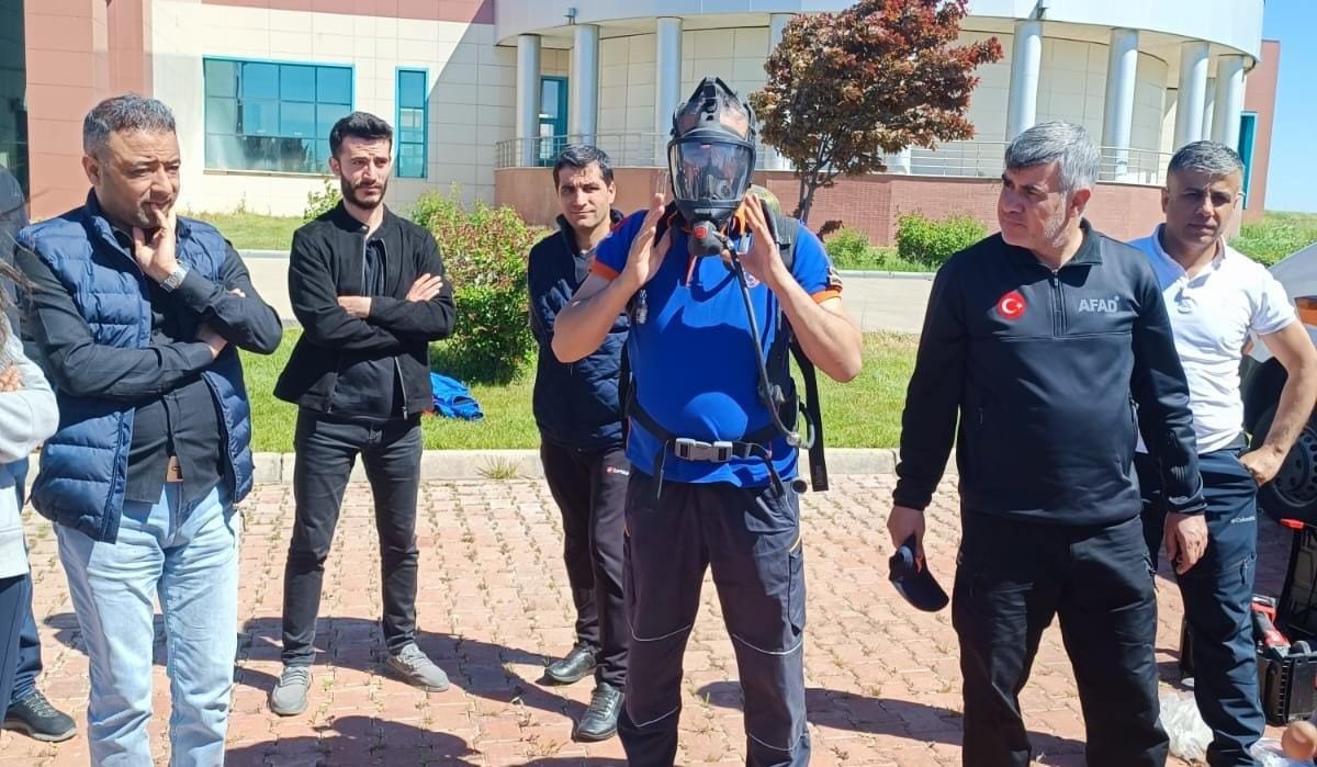 Dicle Üniversitesi personeline afet eğitimi verildi