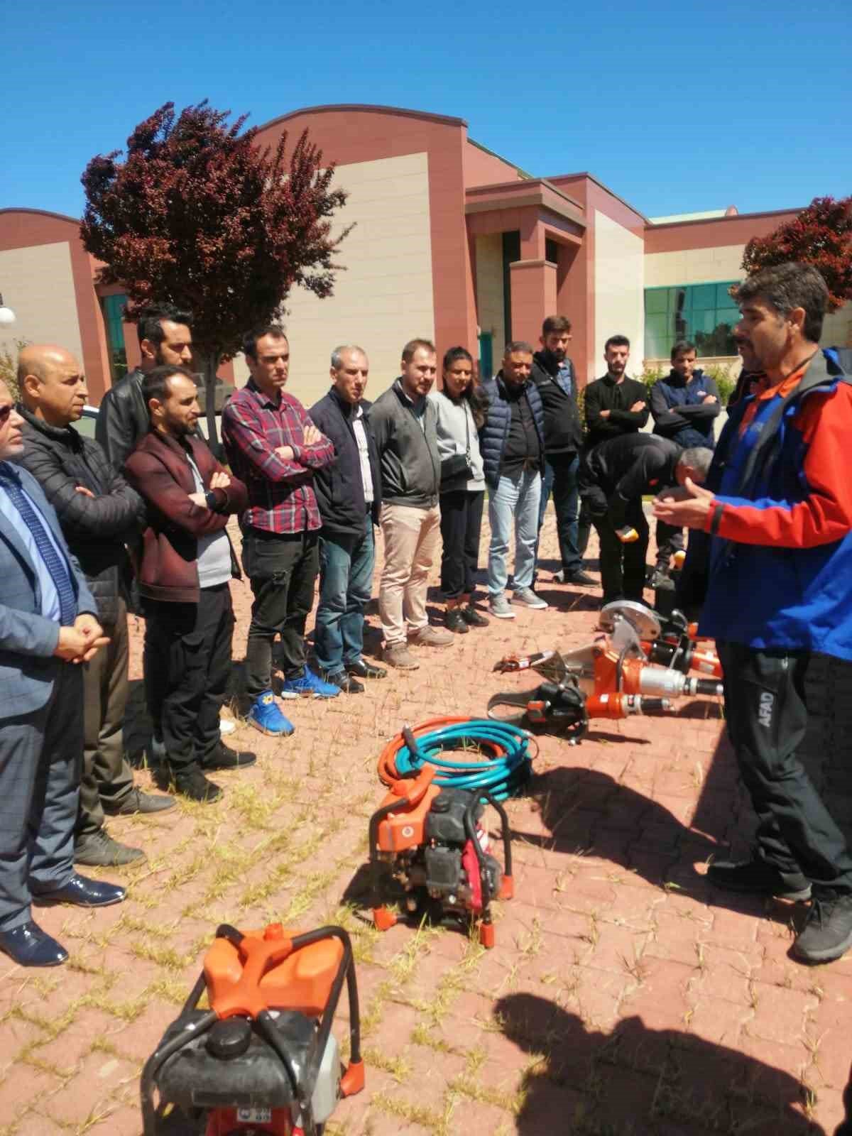 Dicle Üniversitesi personeline afet eğitimi verildi