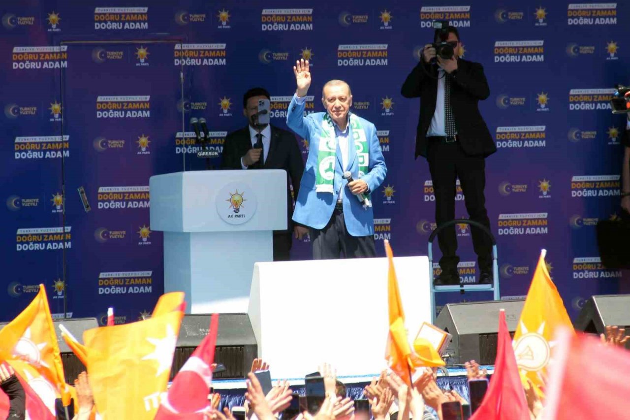 Cumhurbaşkanı Erdoğan: “Enflasyon geçtiğimiz ay itibariyle yüzde 43’e indi; İnşallah her ay bu şekilde azala azala devam edecek”