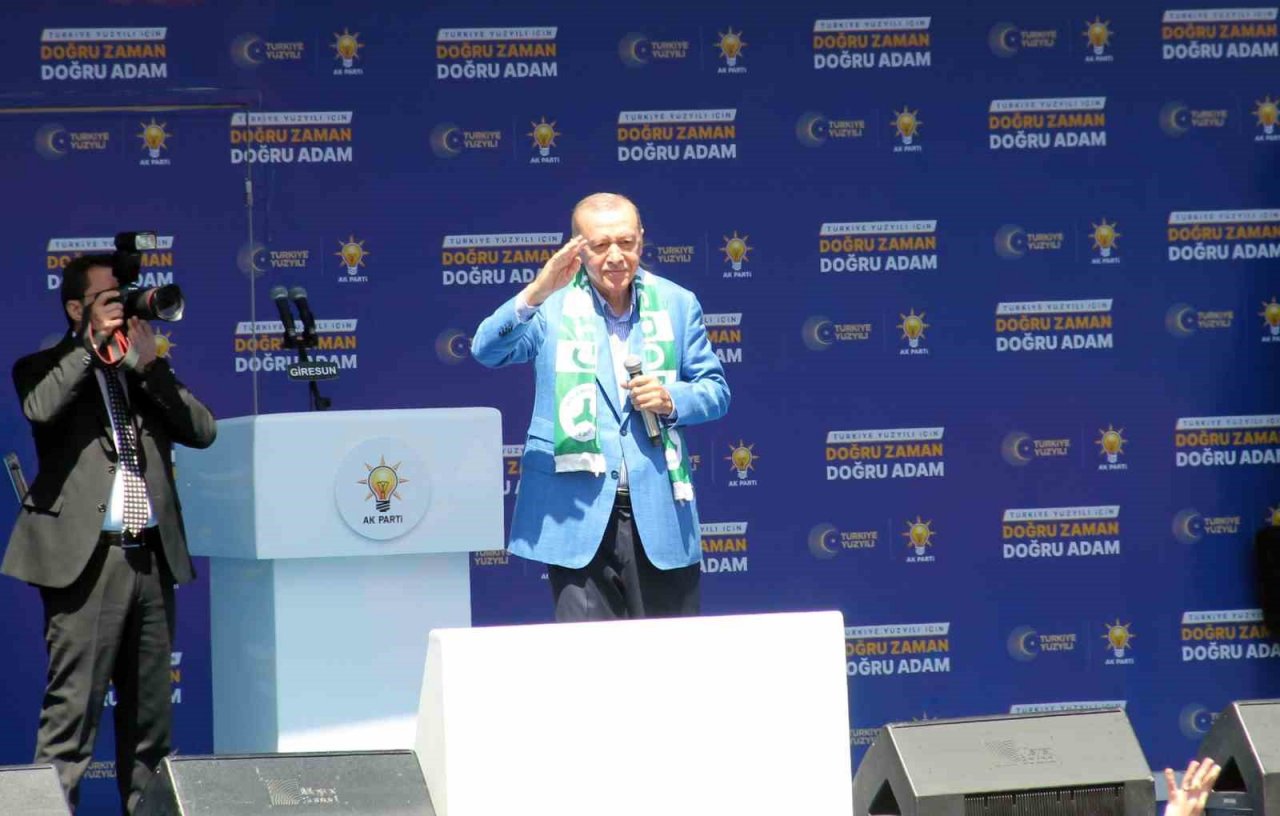 Cumhurbaşkanı Erdoğan: “Enflasyon geçtiğimiz ay itibariyle yüzde 43’e indi; İnşallah her ay bu şekilde azala azala devam edecek”