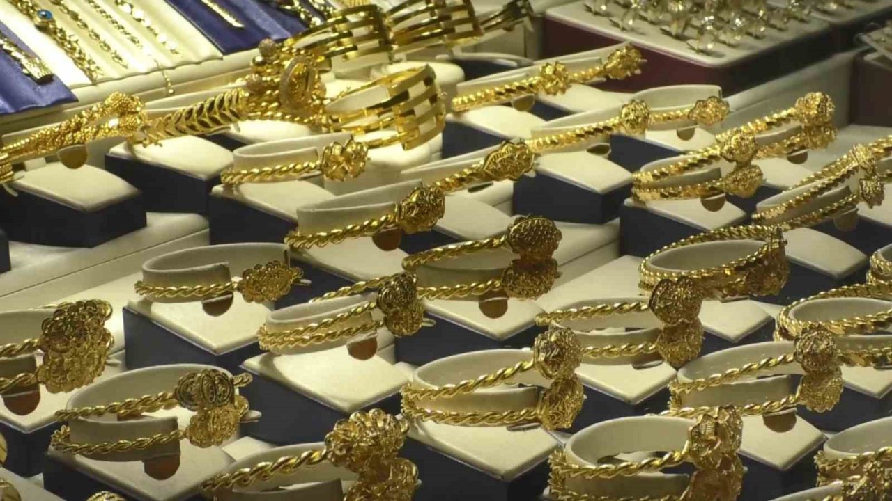 Gürcüler kuyumcuyu patlattı, Taş mağazalarına polis noktası geldi