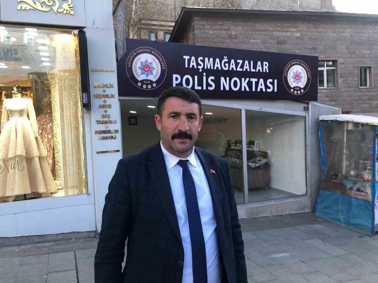 Gürcüler kuyumcuyu patlattı, Taş mağazalarına polis noktası geldi