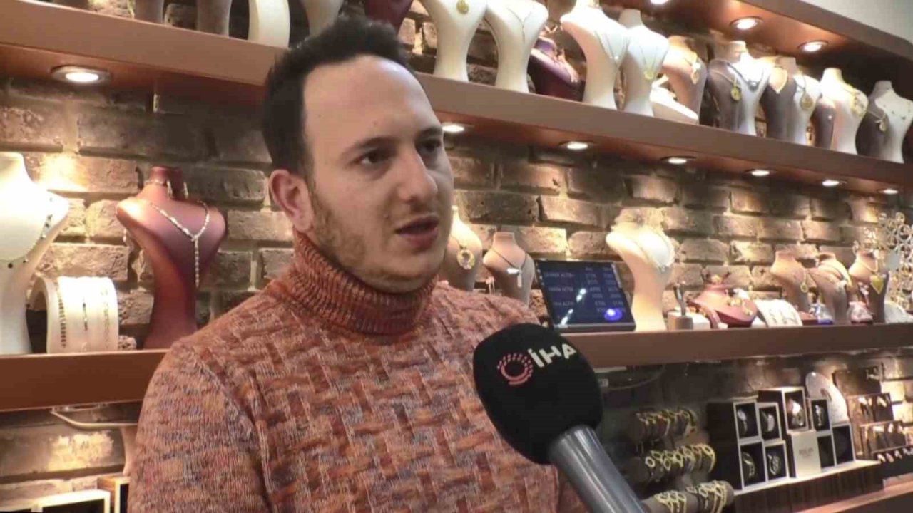 Gürcüler kuyumcuyu patlattı, Taş mağazalarına polis noktası geldi