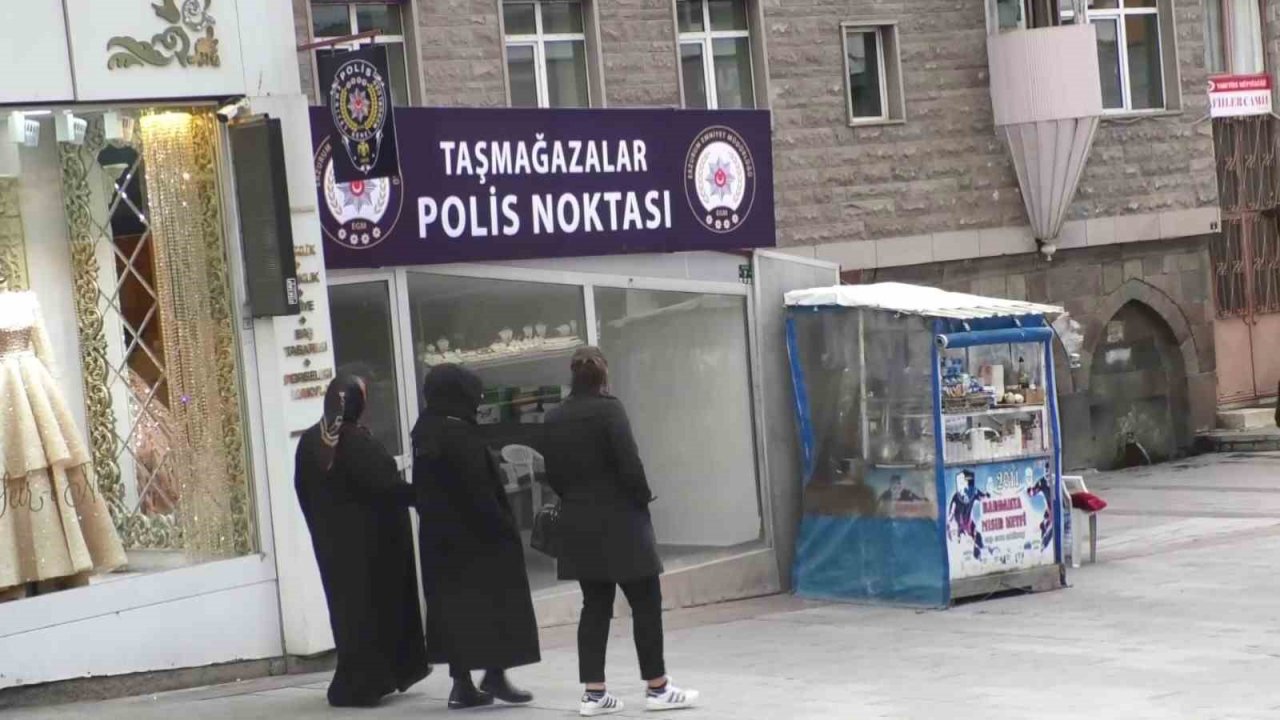 Gürcüler kuyumcuyu patlattı, Taş mağazalarına polis noktası geldi
