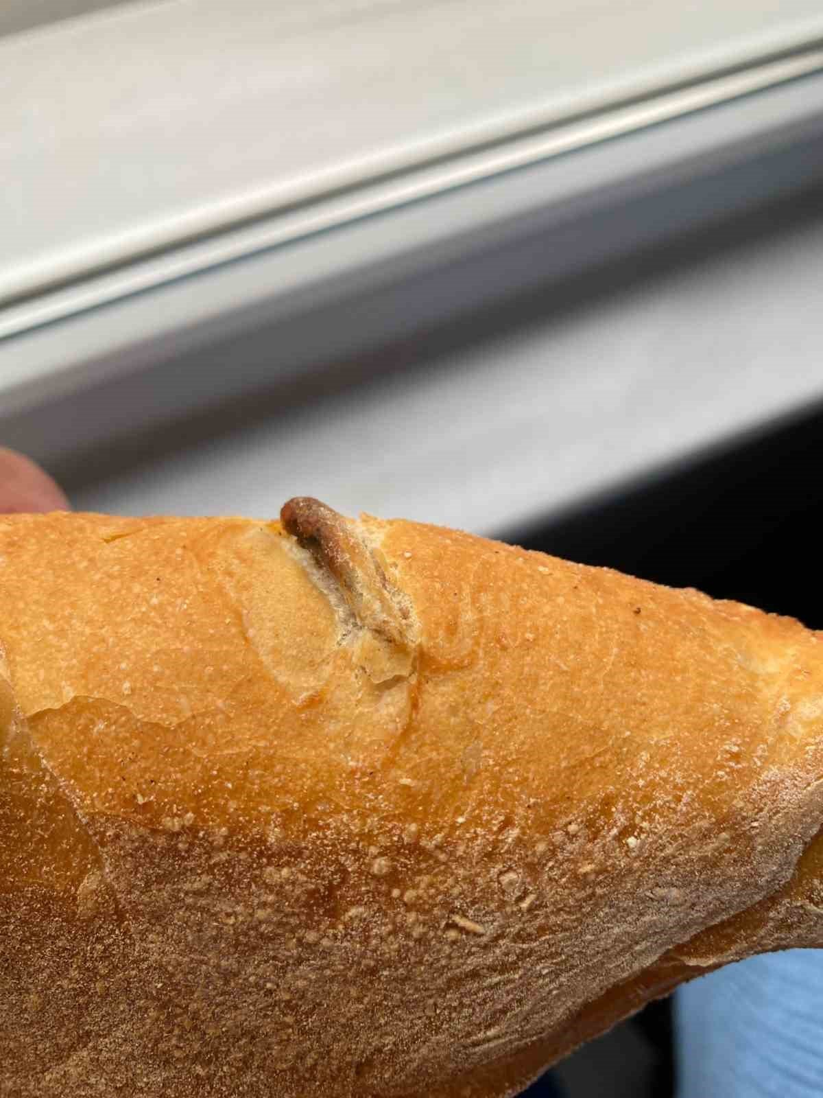 Ekmekten kemik çıktı, savunması pes dedirtti