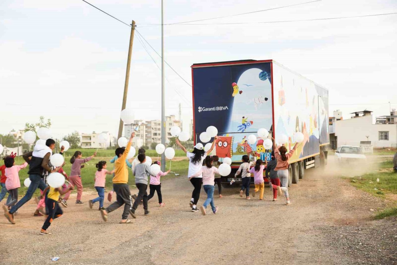 Gezici tırlar deprem bölgesindeki çocuklarla buluştu