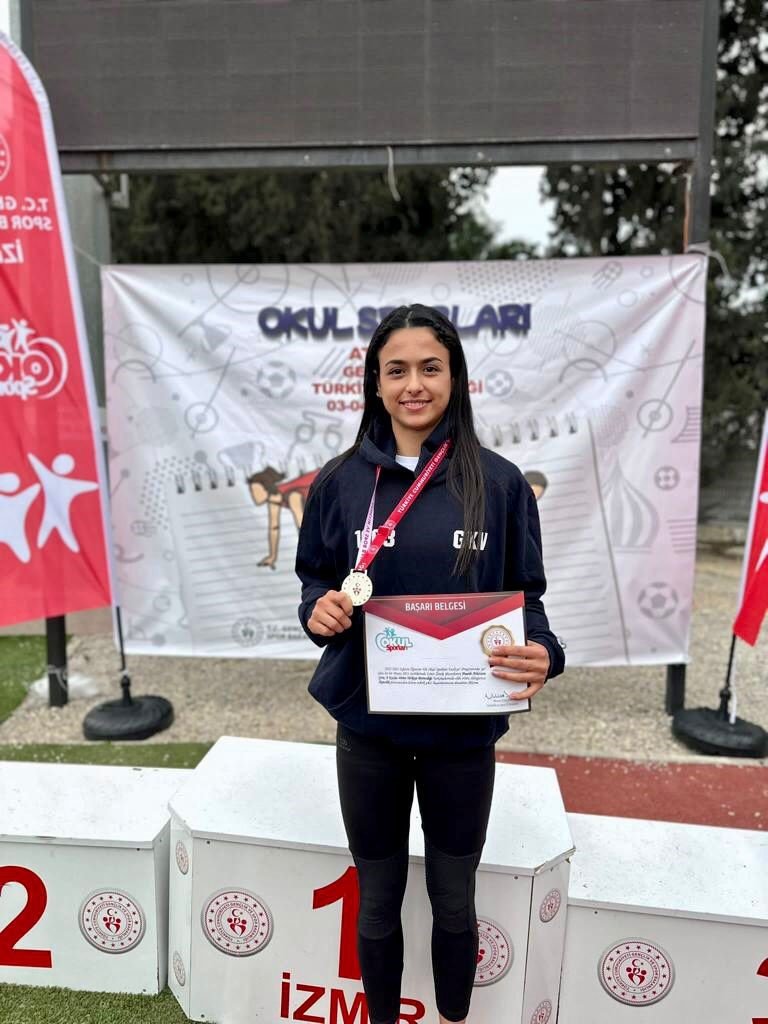Gaziantep Kolej Vakfı atletizmde Türkiye ikincisi
