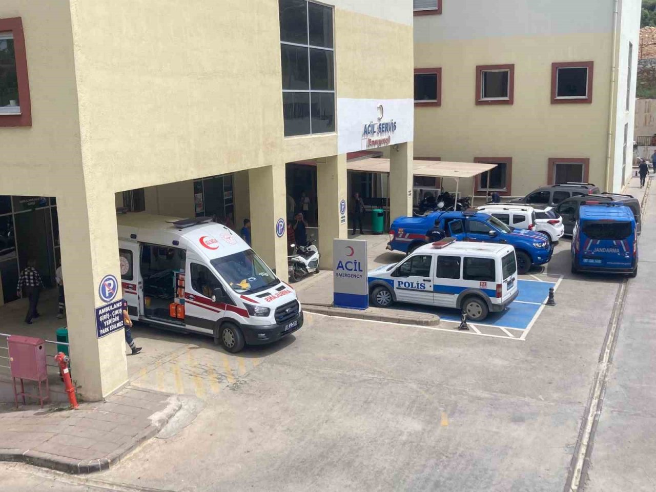 3 kişi tarafından yolu kesilip av tüfeğiyle vuruldu