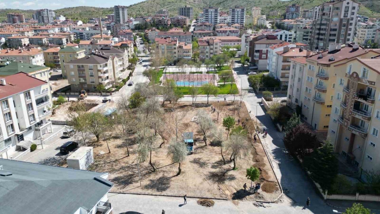 Güzelyurt Mahallesinde Parklar Yenileniyor