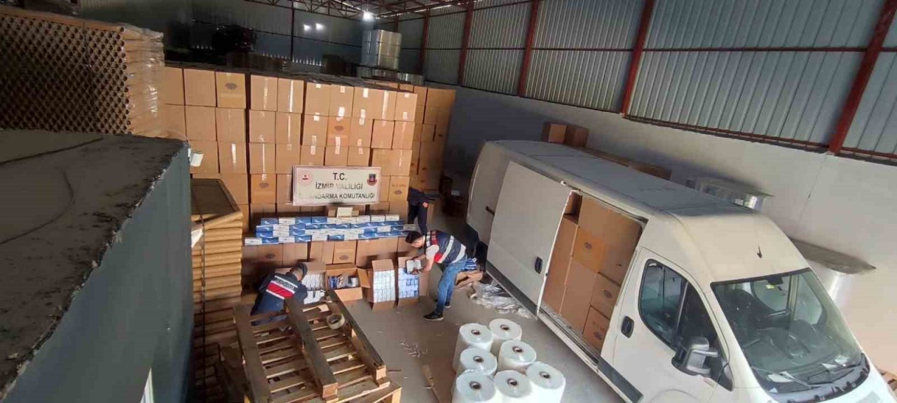 İzmir’de 34 milyon 740 bin kaçak makaron ele geçirildi