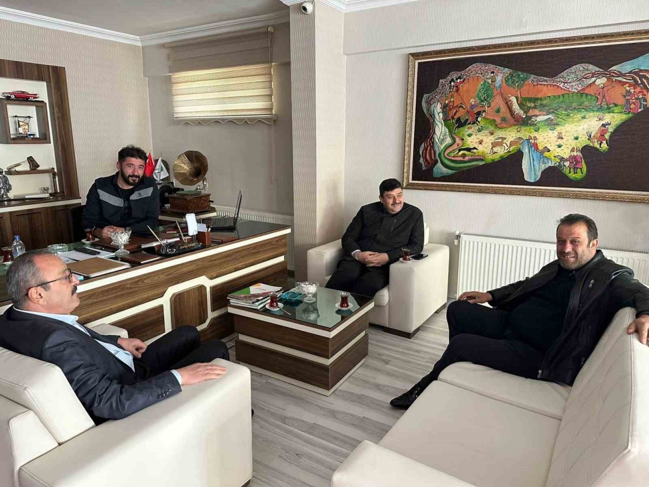 Başkan Oğuz esnafın yanında