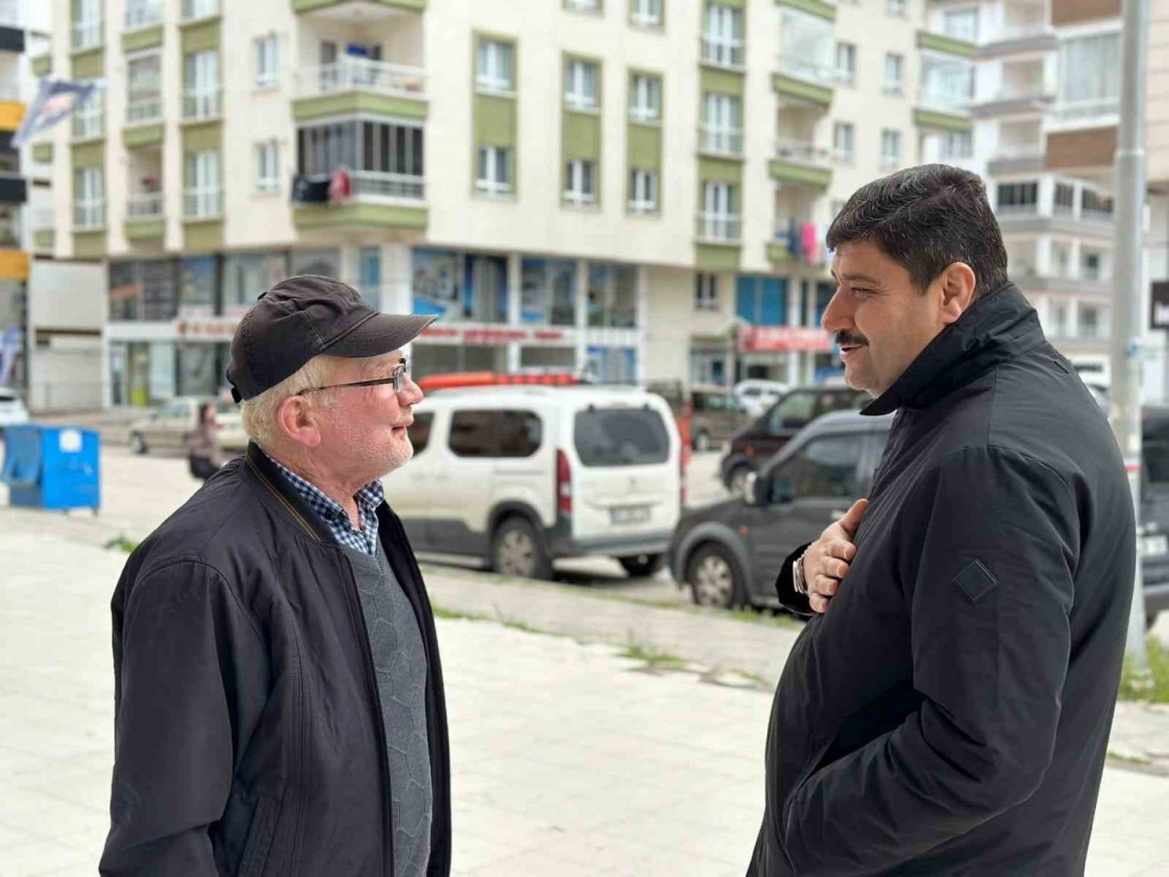 Başkan Oğuz esnafın yanında