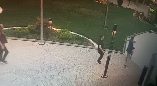 (Öze) Tıp literatürüne giren kalp profesörüne silahlı saldırı kamerada