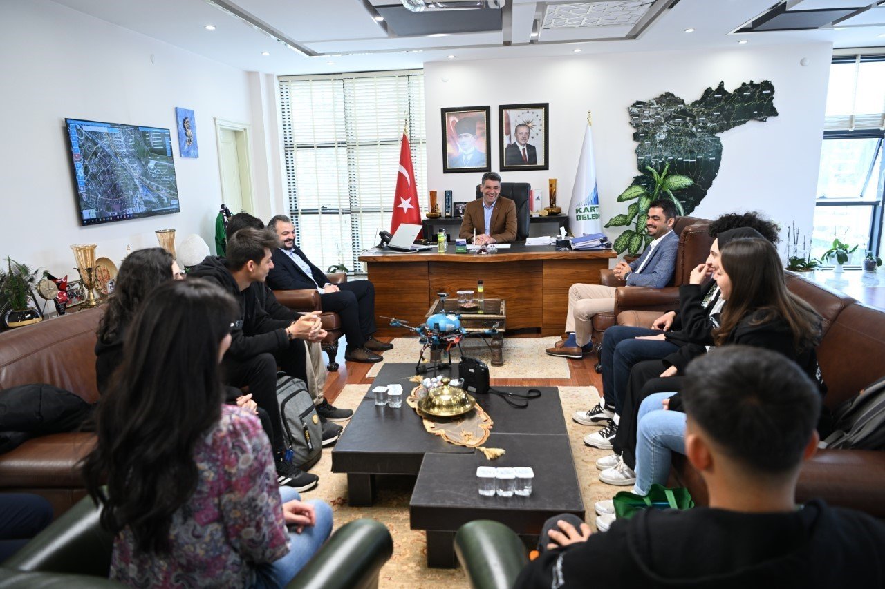 Gençlerin projesi performans ödülü kazandı